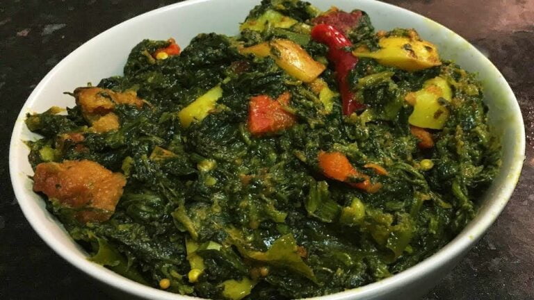 বড়ি দিয়ে পালং শাকের রেসিপি (palong shak er recipe)