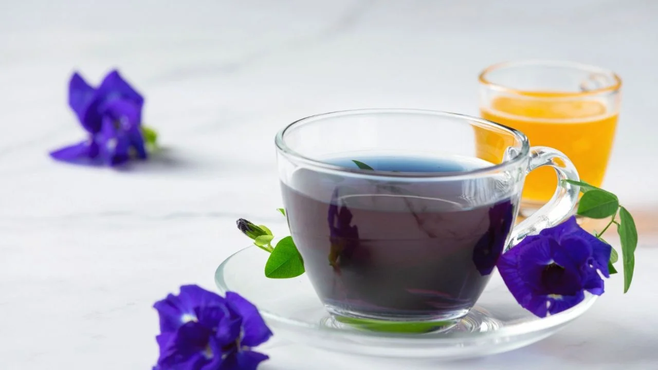 Green tea তো জানেন , Blue tea কি বস্তু জানতেন নাকি আগে? Shark Tank খ্যাত নীল চা (Blue Tea) কি দেখে নিন